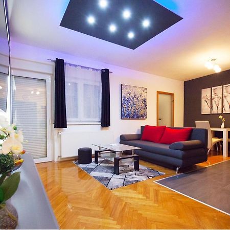 Apartman Aurelius - Private Parking Osijek Exteriér fotografie