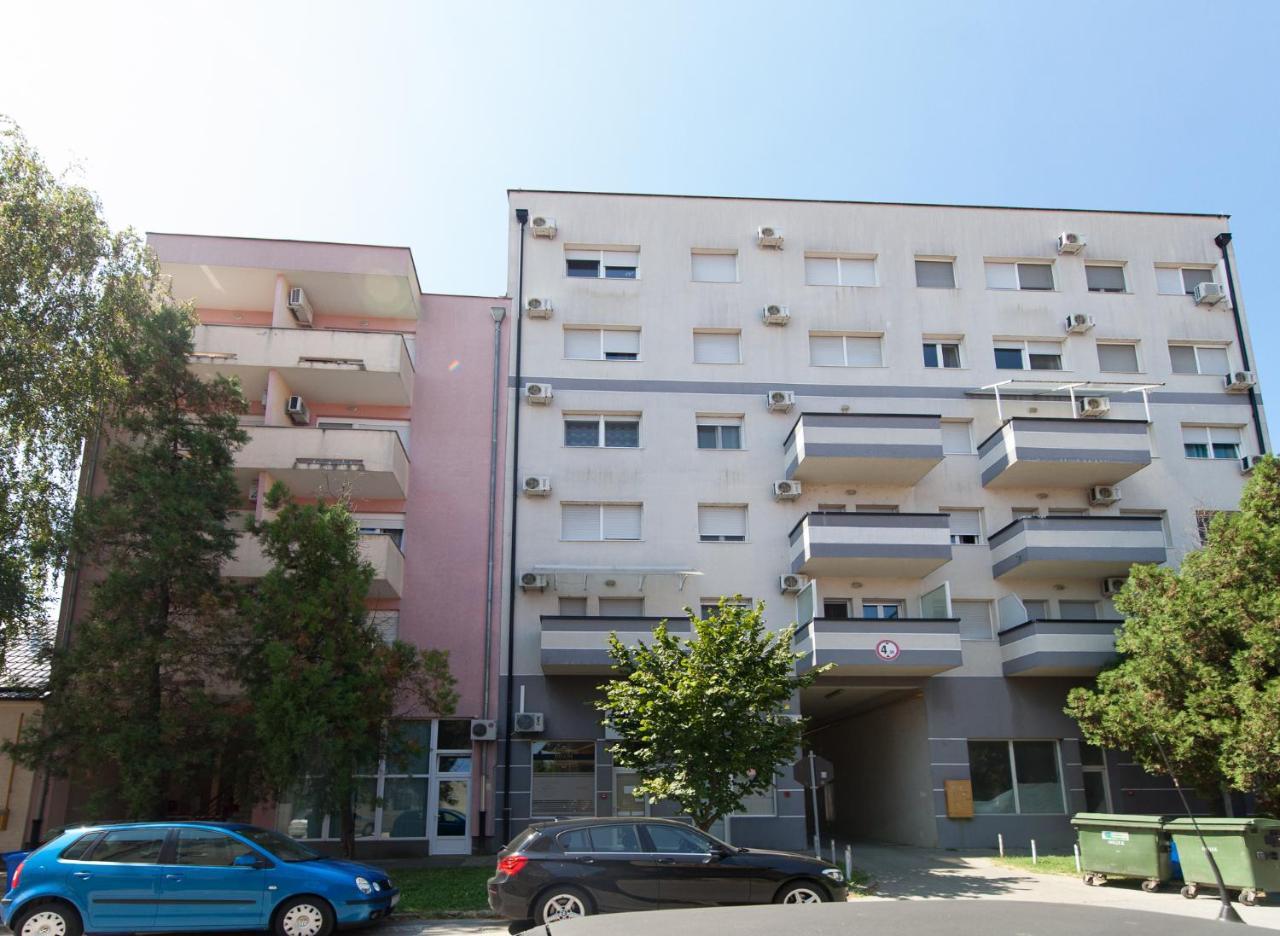 Apartman Aurelius - Private Parking Osijek Exteriér fotografie